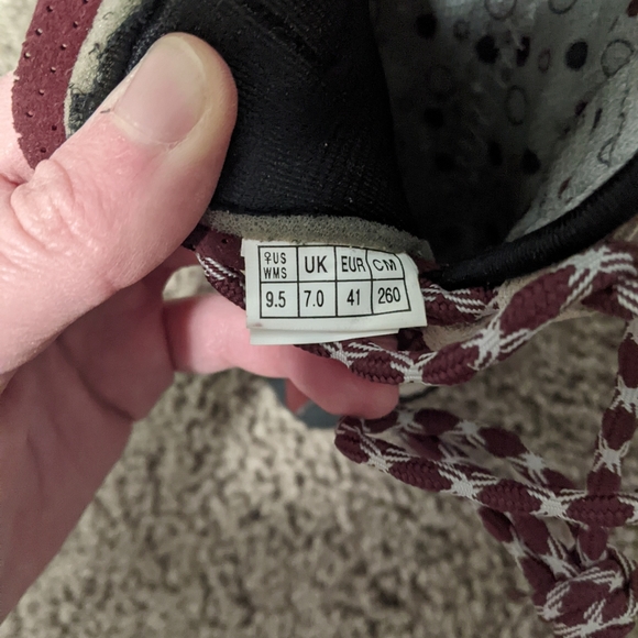 Climbing shoes - Picture 6 of 6